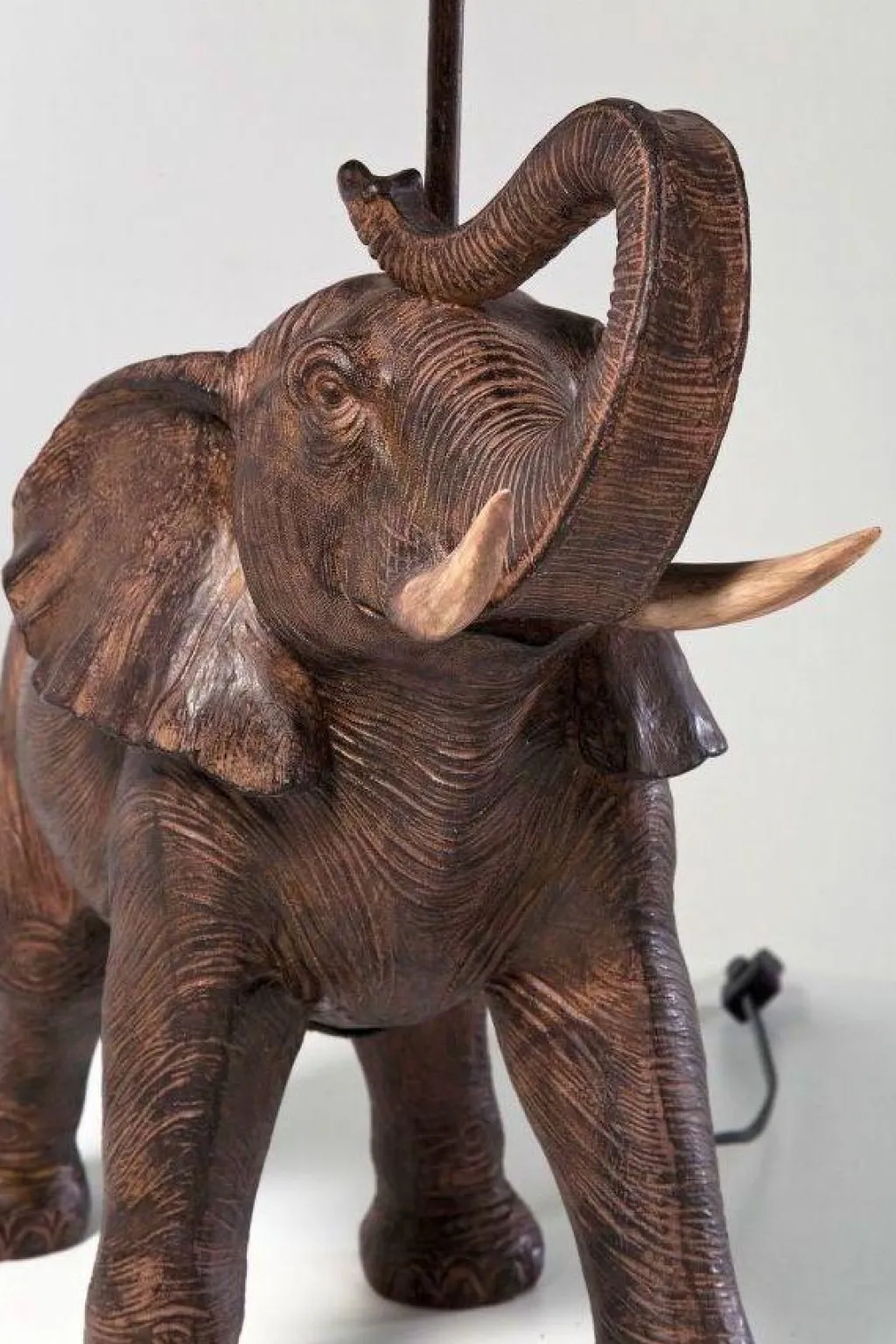 animal_elephant_safari_pytvalaisin_cm_3.webp Pöytävalaisimet>KARE Design Animal Elephant Safari Pöytävalaisin 74cm