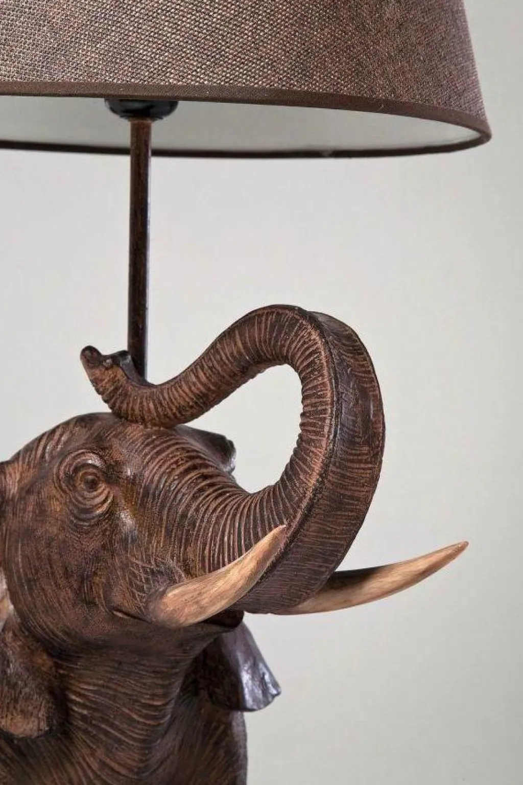 animal_elephant_safari_pytvalaisin_cm_4.webp Pöytävalaisimet>KARE Design Animal Elephant Safari Pöytävalaisin 74cm
