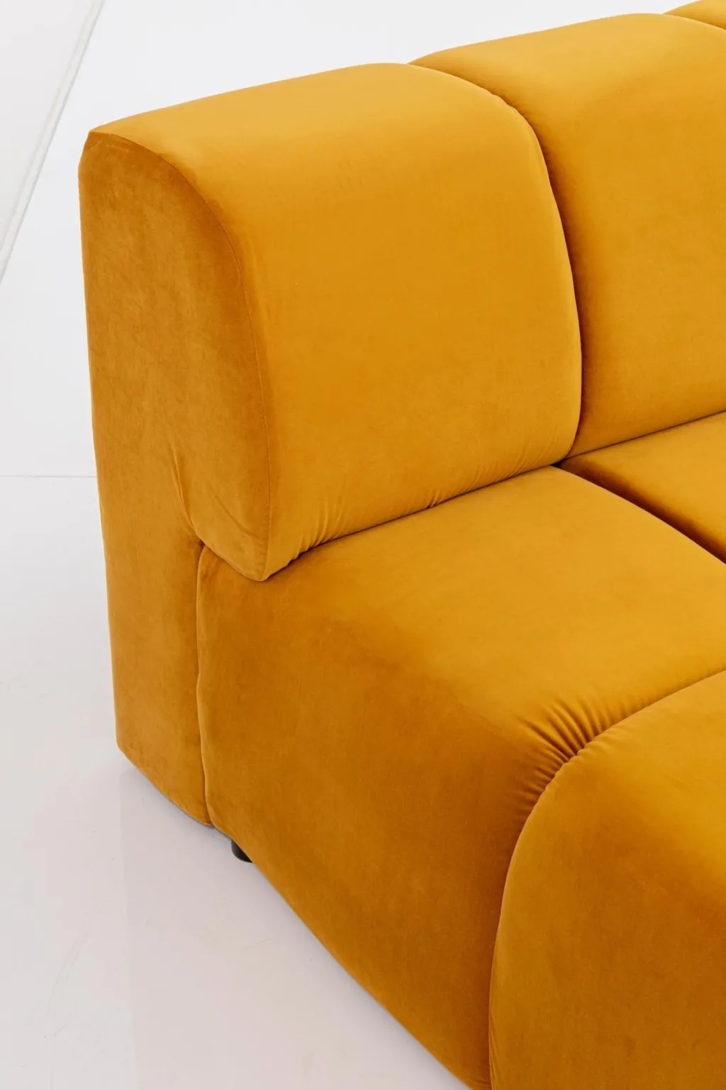 belami_velvet_kulmasohva__samettia_meripihka_oikea_4.webp Kulmasohvat>KARE Design Belami Velvet Kulmasohva - Samettia, Meripihka, Oikea
