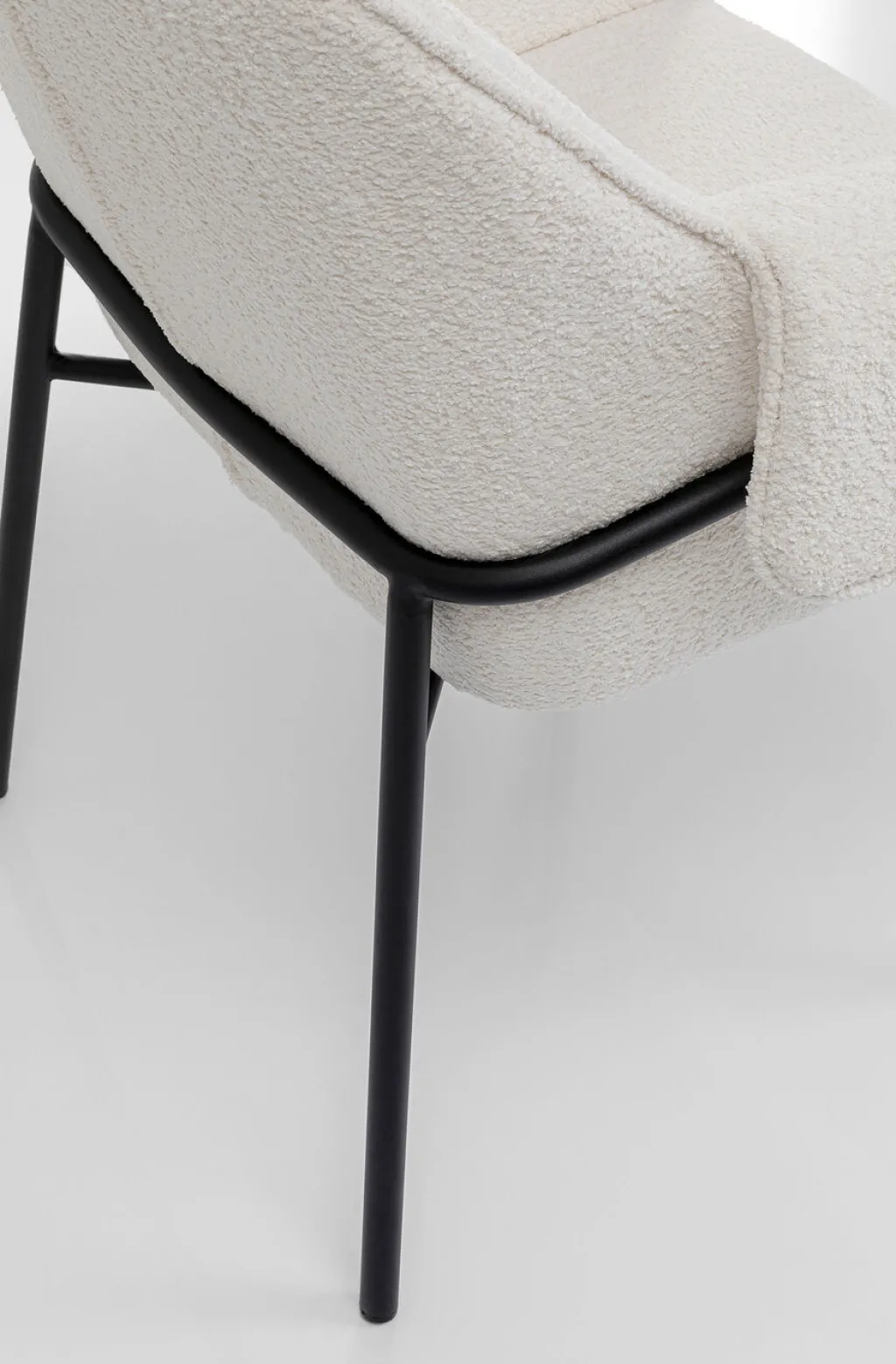 bess_tuoli_ksinojilla_kermanvrinen_6.webp Tuolit>KARE Design Bess Tuoli Käsinojilla, Kermanvärinen