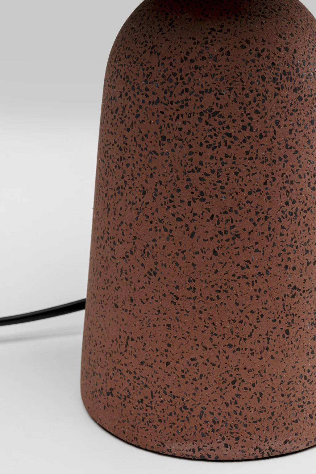 bollie_red_pytvalaisin_punainen_cm_2.webp Pöytävalaisimet>KARE Design Bollie Red Pöytävalaisin Punainen 33cm