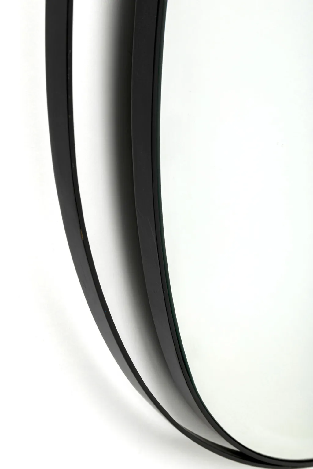 bonita_seinpeili_musta_cm_2.webp Peilit>KARE Design Bonita Seinäpeili, Musta Ø80cm