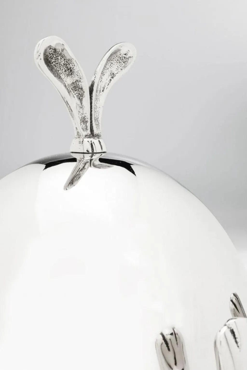 bunny_pupu_kakkukupu_tarjotin_kuvulla_hopea_3.webp Keittiö Ja Astiat | Jalalliset Koriste-Esineet>KARE Design Bunny Pupu Kakkukupu, Tarjotin Kuvulla, Hopea