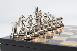 Jalalliset Koriste-Esineet>KARE Design Chess Antique Deco Shakki, Koriste-esine 36x33cm