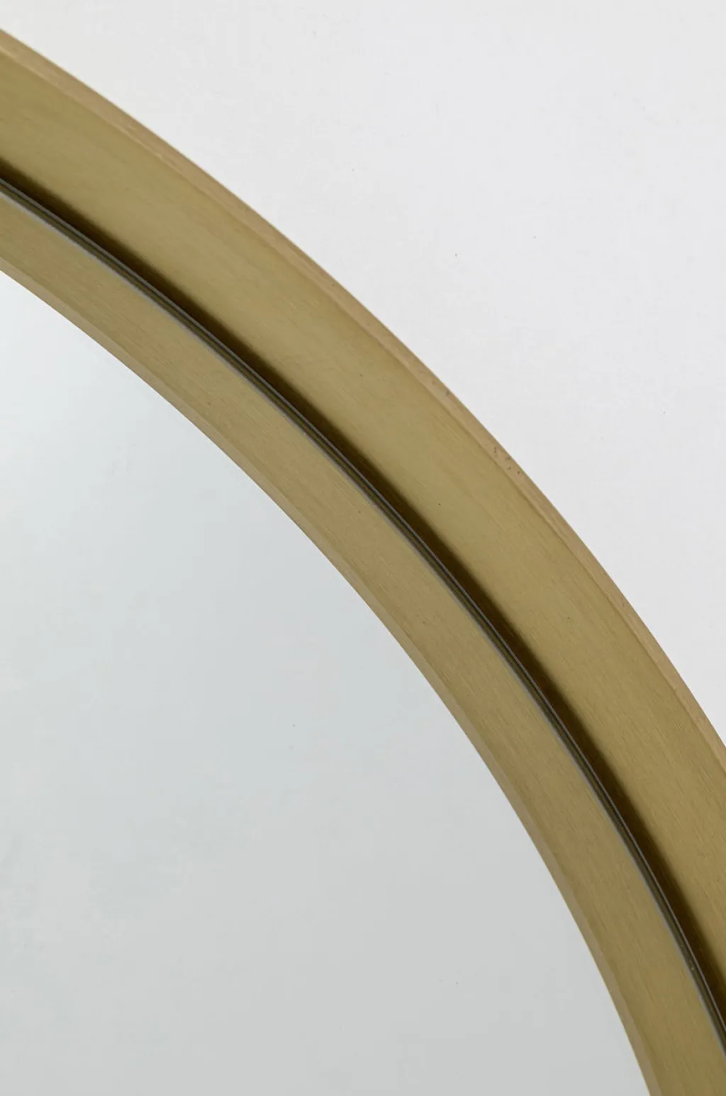 curve_mo_peili_messinki__2.webp Peilit>KARE Design Curve MO Peili Messinki Ø100