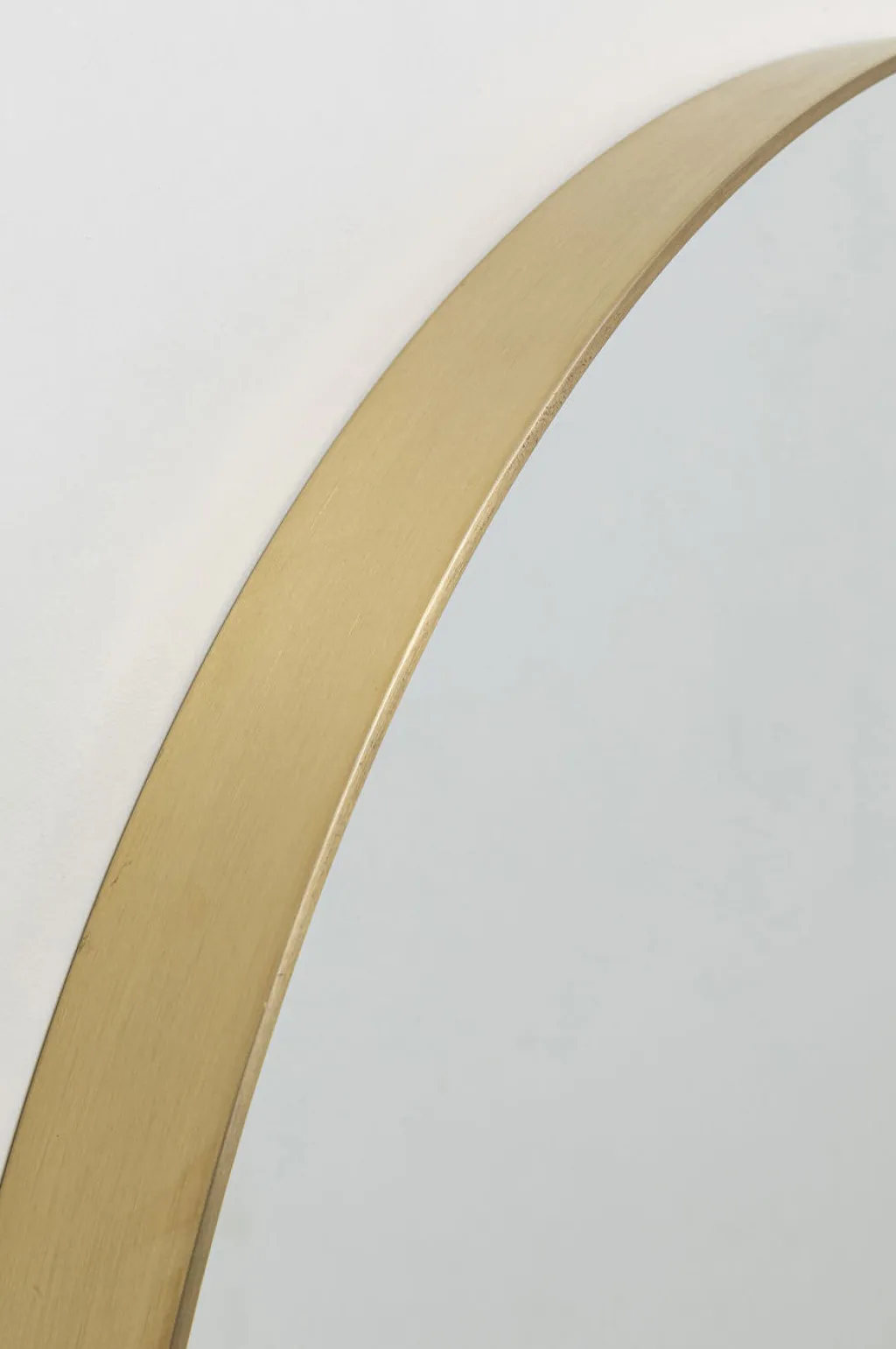 curve_mo_peili_messinki__3.webp Peilit>KARE Design Curve MO Peili Messinki Ø100