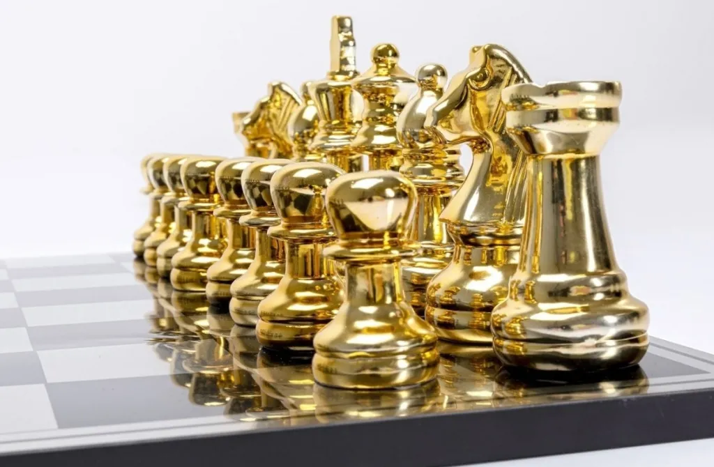 deco_chess_shakkipeli_koristeesine_xcm_4.webp Jalalliset Koriste-Esineet>KARE Design Deco Chess Shakkipeli Koriste-esine 60x60cm