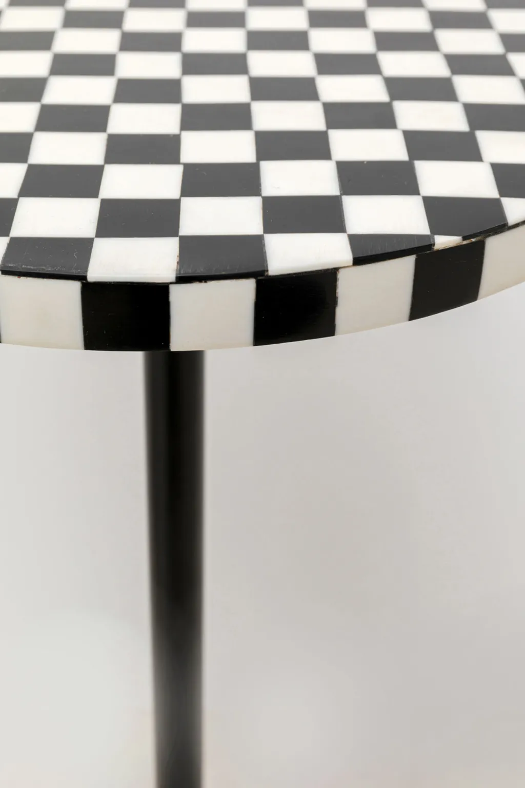domero_chess_shakki_sivupyt__musta_valkoinen_cm_3.webp Sohvapöydät>KARE Design Domero Chess Shakki, Sivupöytä - Musta, Valkoinen Ø25cm