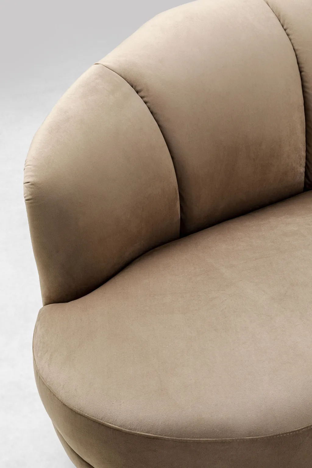 dschinn_sohva_istuttava_beige_cm_4.webp Sohvat>KARE Design Dschinn Sohva 3-istuttava, Beige 233cm