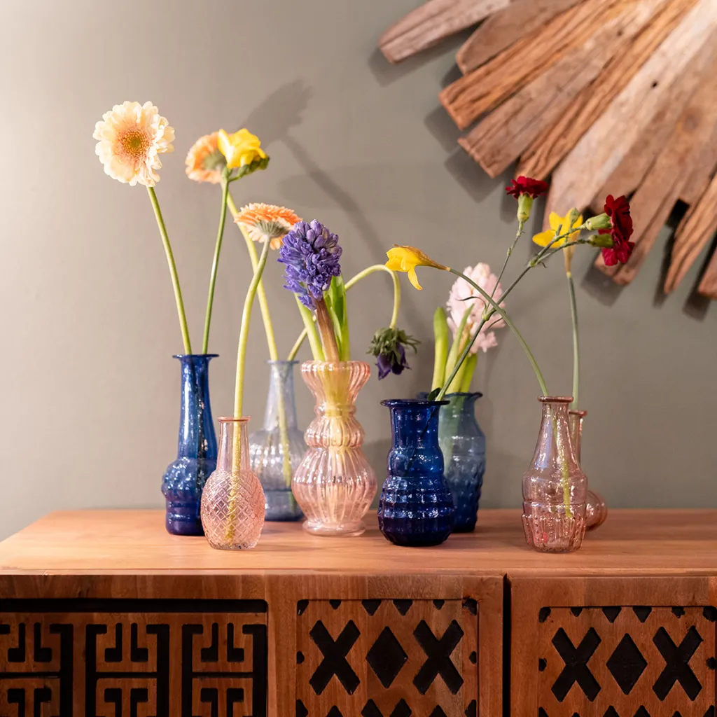 family_brit_deco_maljakot_setti_0.webp Olohuone>KARE Design Family Brit Deco Maljakot (8/Setti)