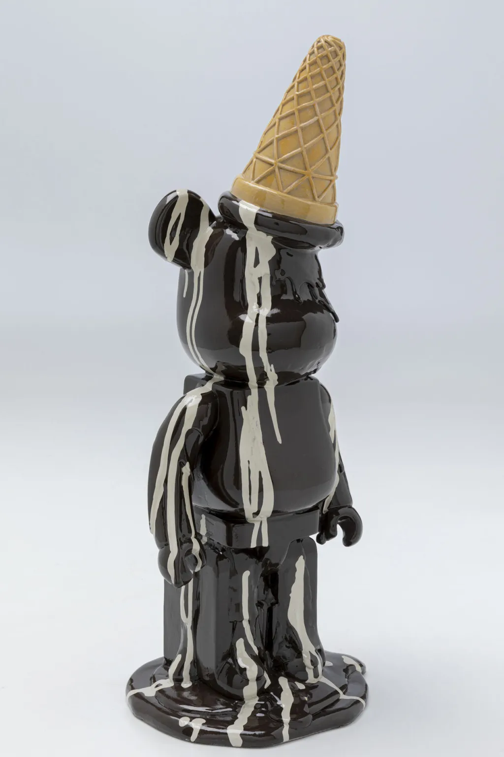 gelato_bear_jtel_karhu_koristeesine_musta_cm_1.webp Koriste-Esineet>KARE Design Gelato Bear Jäätelö Karhu Koriste-esine, Musta 40cm