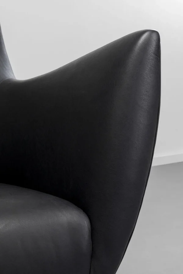 Olohuone | Nojatuolit>KARE Design Goldfinger Nojatuoli Nahkaa Musta