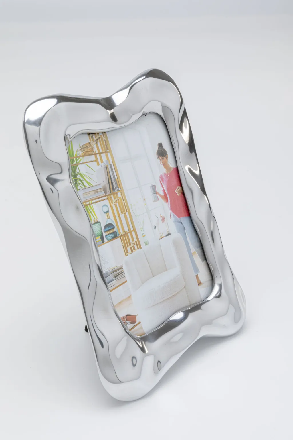 jade_swing_silver_valokuvakehys_xcm_0.webp Valokuvakehykset>KARE Design Jade Swing Silver Valokuvakehys 13x18cm