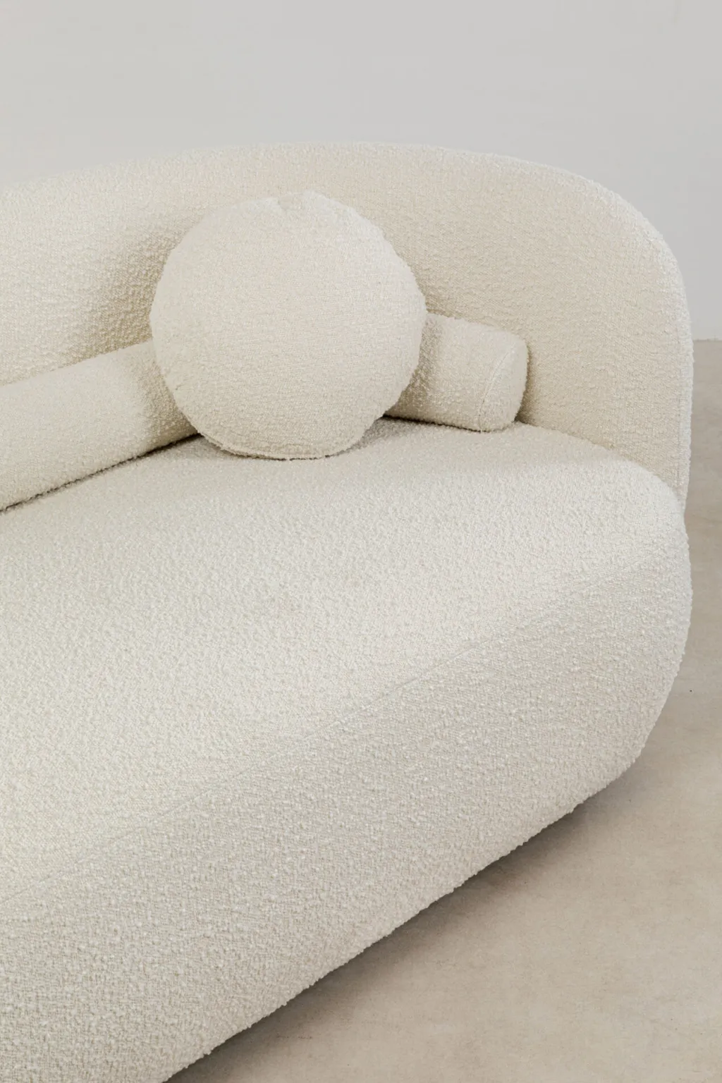 kelly_boucle_sohva_istuttava_cm_7.webp Sohvat | Olohuone>KARE Design Kelly Boucle Sohva, 3-istuttava, 225cm