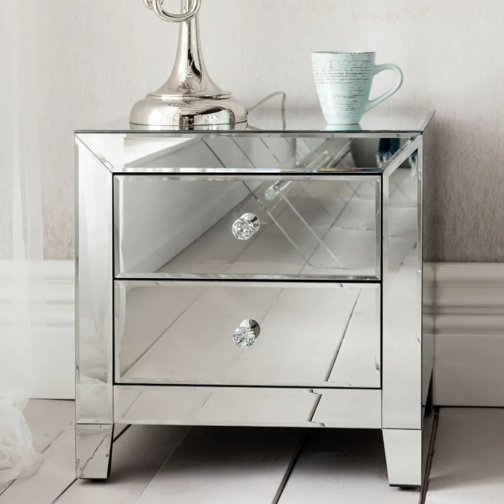 luxury_pieni_lipasto__laatikkoa_0.webp Yöpöydät>KARE Design Luxury Pieni Lipasto 2 Laatikkoa