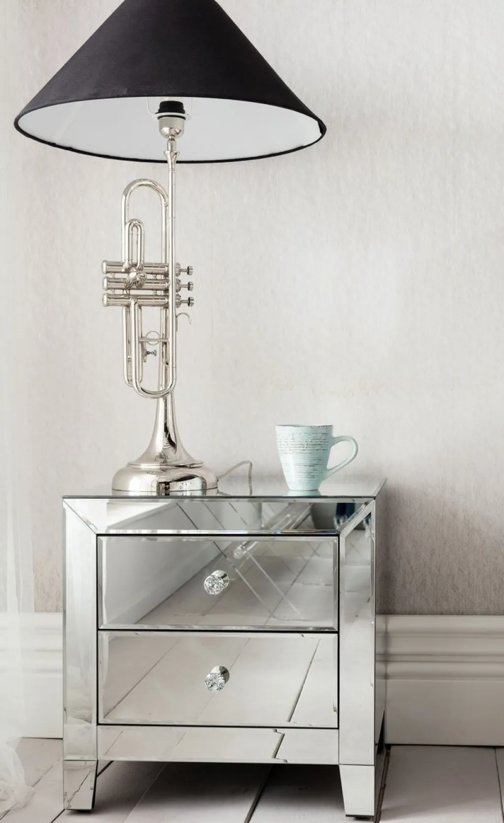 luxury_pieni_lipasto__laatikkoa_6.webp Yöpöydät>KARE Design Luxury Pieni Lipasto 2 Laatikkoa