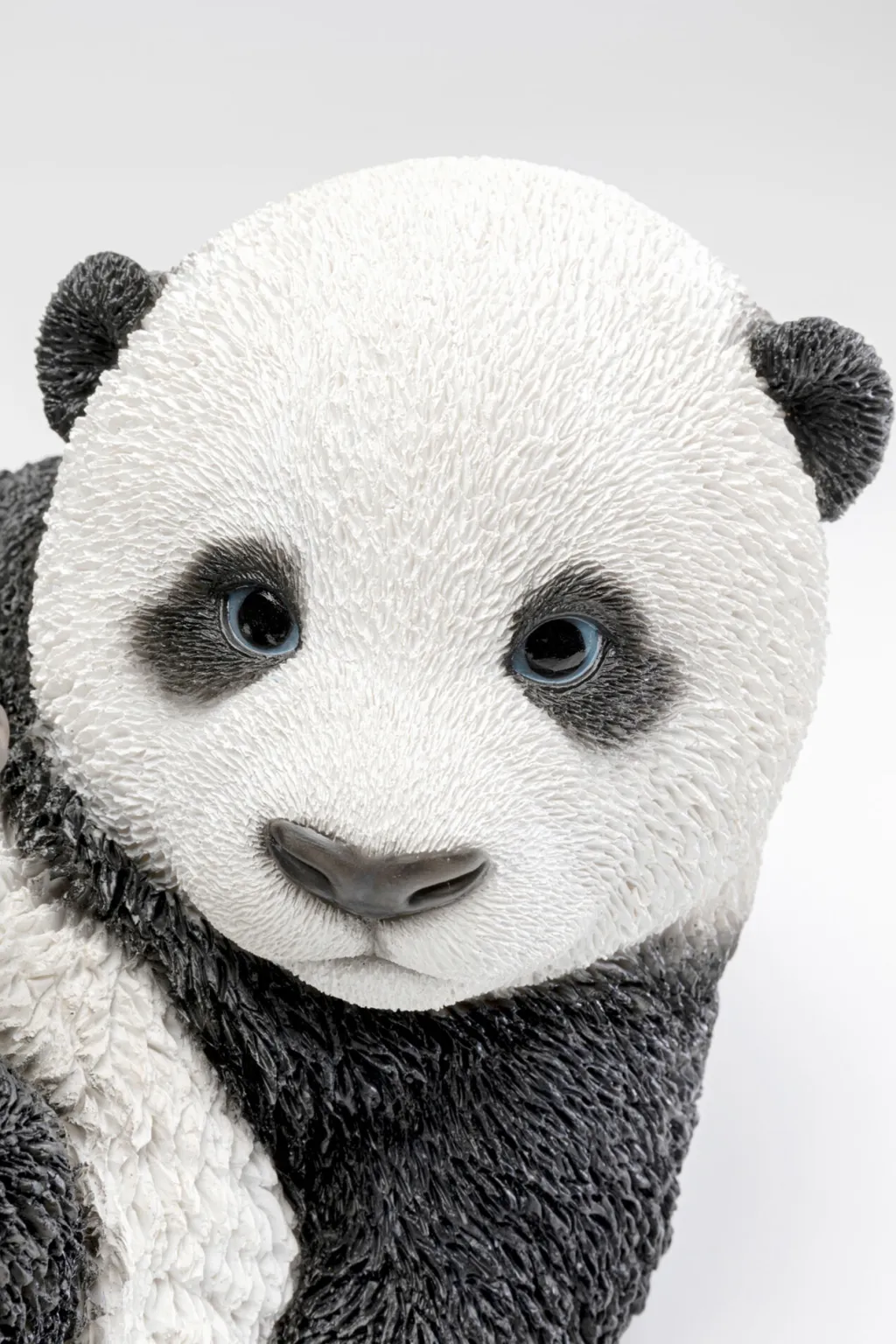 lying_panda_baby_panda_vauva_koristeesine_cm_2.webp Koriste-Esineet>KARE Design Lying Panda Baby Panda Vauva Koriste-esine 25cm