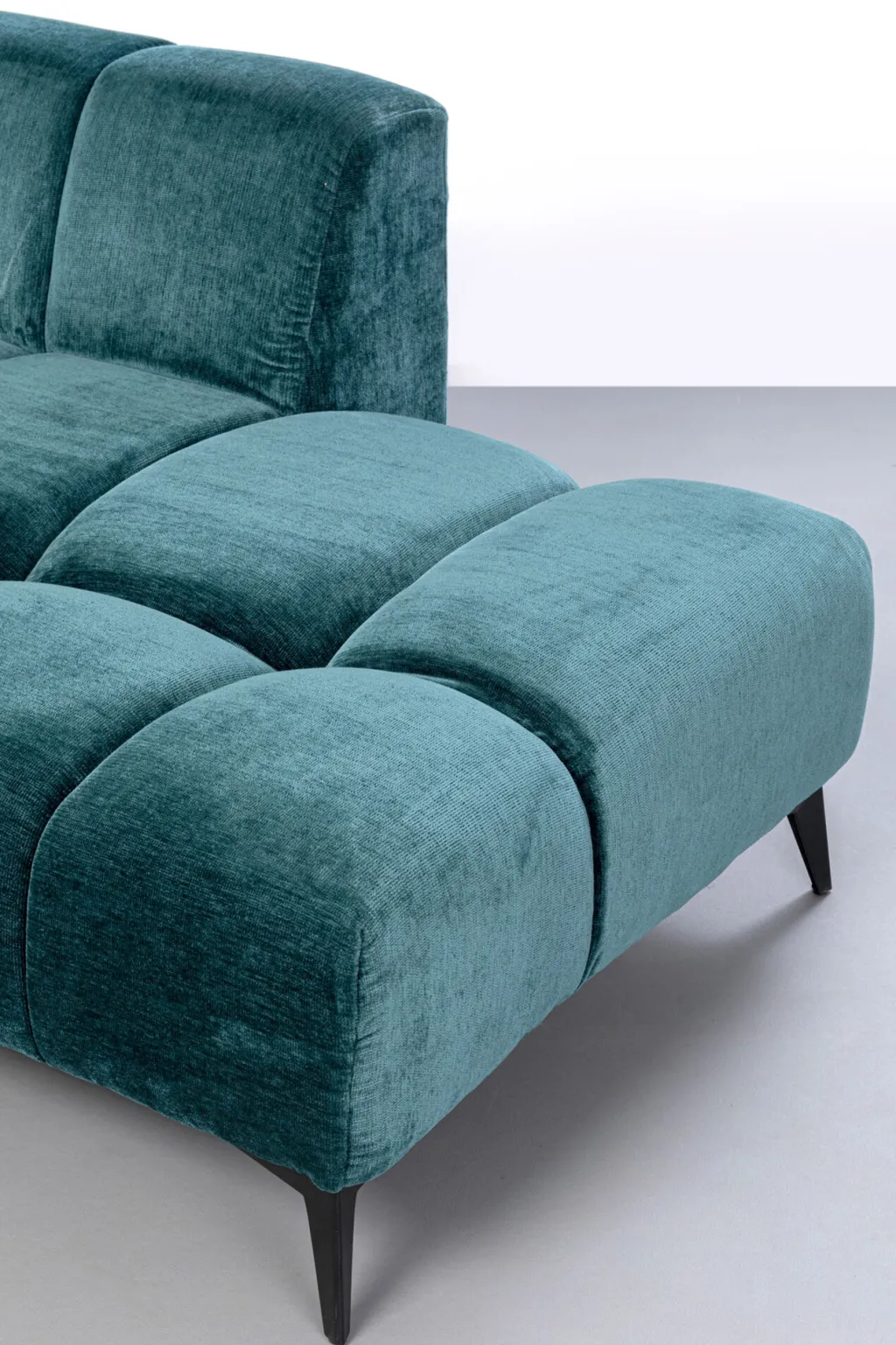 nia_glam_kulmasohva_tummanvihre_oikea_cm_4.webp Kulmasohvat>KARE Design Nia Glam Kulmasohva Tummanvihreä, Oikea 250cm