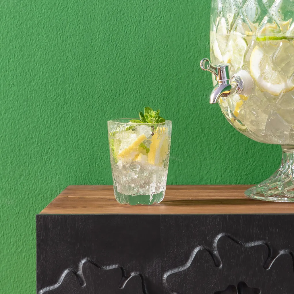 pineapple_clear_ananas_hanallinen_juomaastia_osaa_4.webp Kannut>KARE Design Pineapple Clear Ananas Hanallinen Juoma-astia (2/osaa)