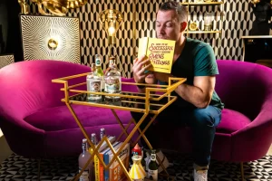 Baarit>KARE Design Pyramids Tarjoiluvaunu, Baarivaunu