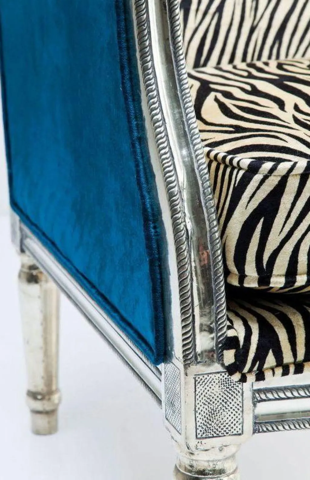 regency_zebra_nojatuoli_6.webp Nojatuolit>KARE Design Regency Zebra Nojatuoli