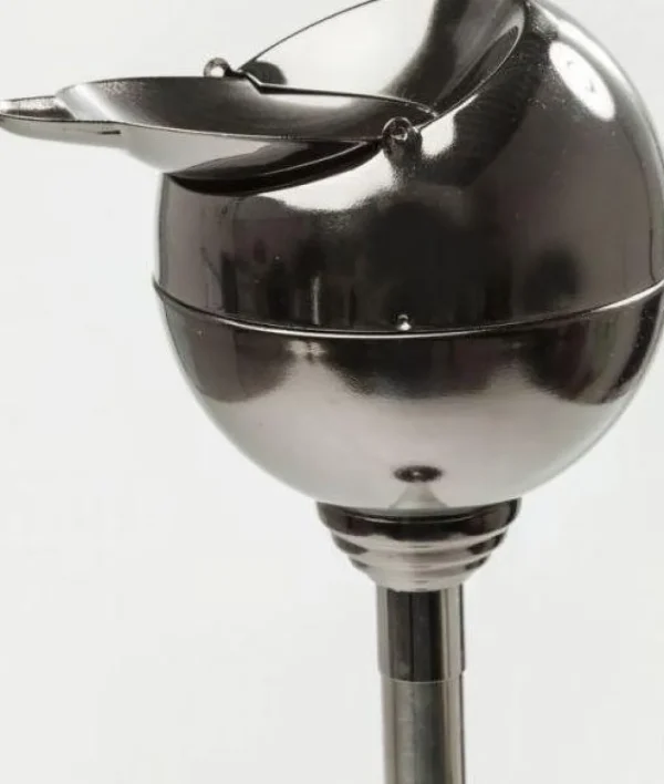 Tuhkakupit Ja Savukerasiat>KARE Design Spheric Gunmetal Jalallinen Tuhkakuppi