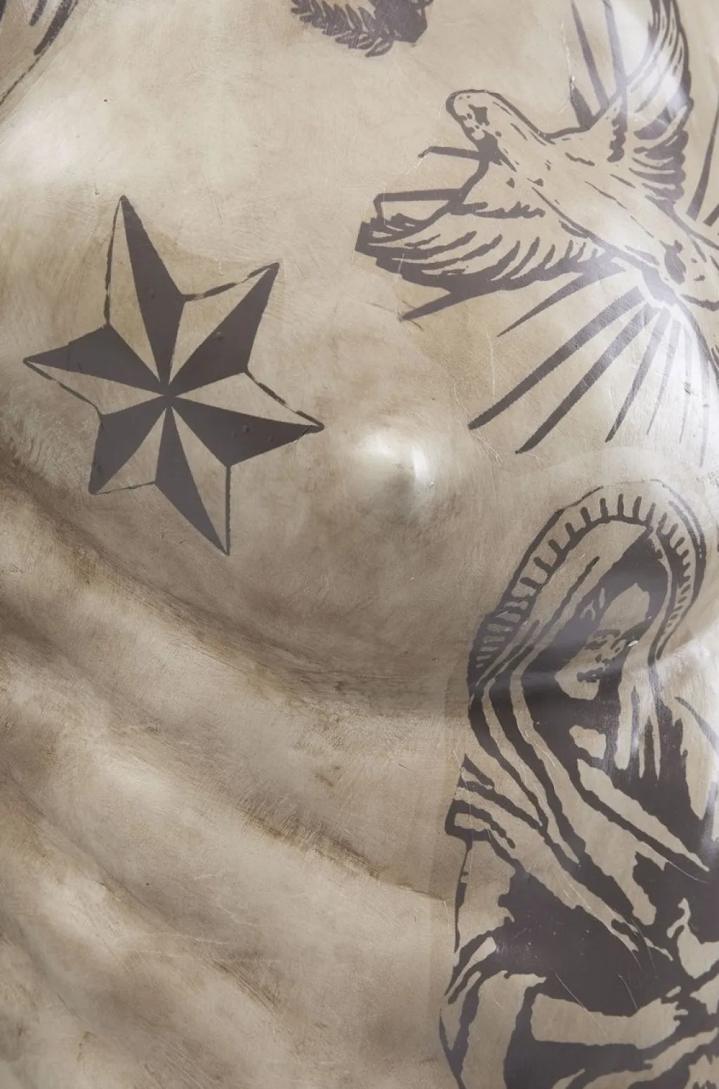 torso_tattoo_koristeesine_6.webp Jalalliset Koriste-Esineet>KARE Design Torso Tattoo Koriste-esine