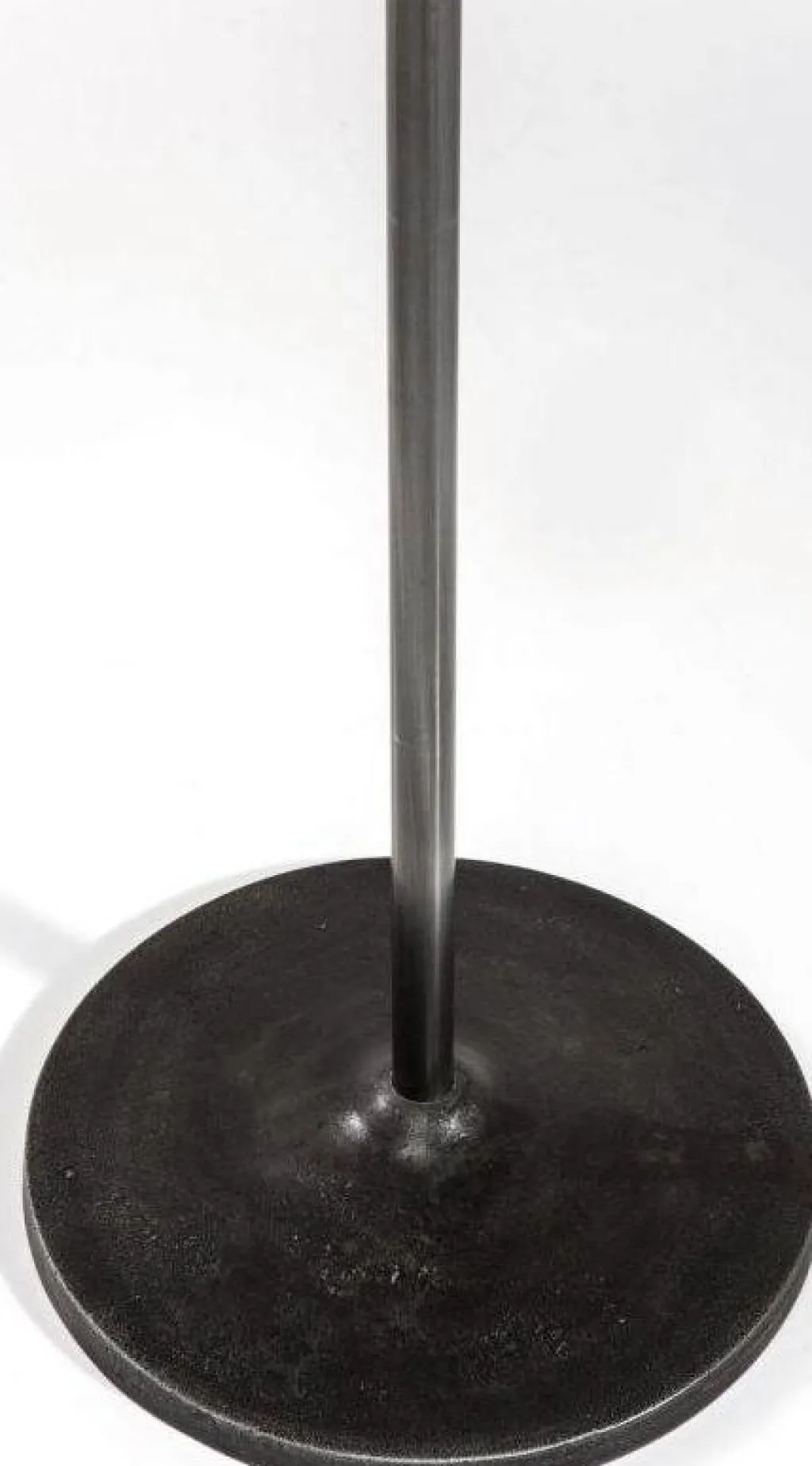 valet_stand_cosmopolitan_naulakko_pukuteline_4.webp Jalalliset Vaatenaulakot>KARE Design Valet Stand Cosmopolitan Naulakko, Pukuteline