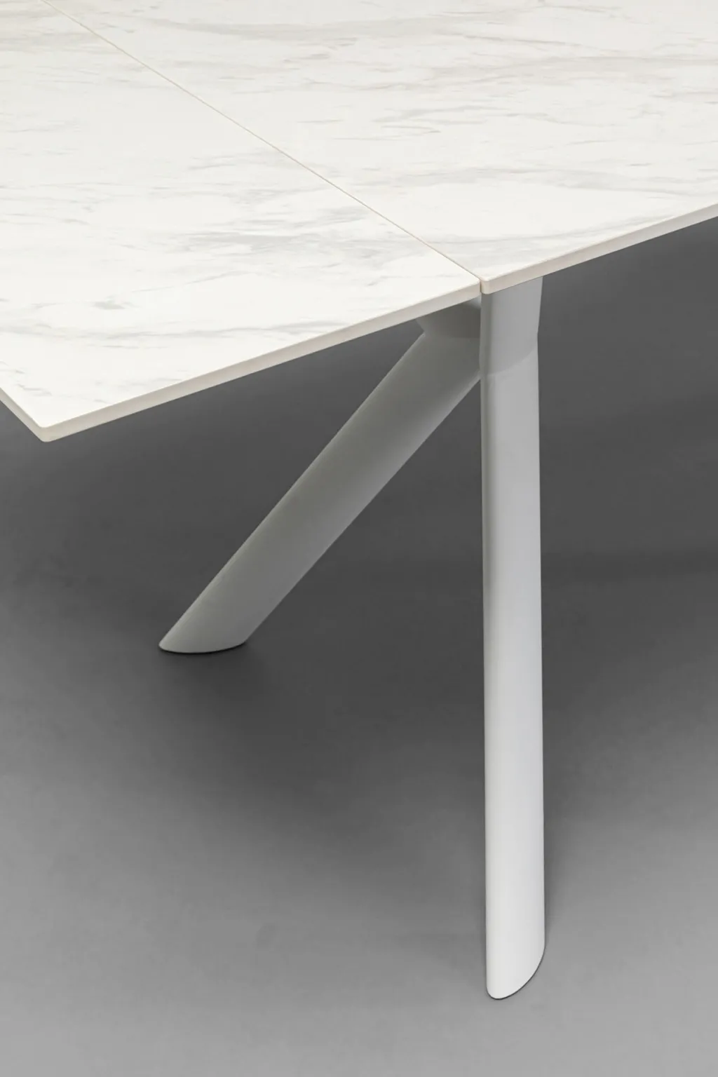 xenia_jatkettava_pyt_valkoinen_xcm_8.webp Pöydät>KARE Design Xenia Jatkettava Pöytä Valkoinen 140(+30+30)x80cm