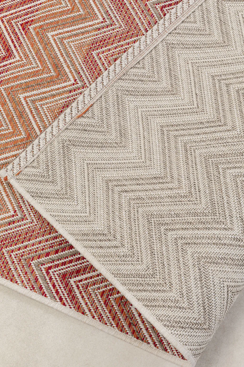 zigzag_red_matto_ulkokyttn_xcm_0.webp Matot>KARE Design Zigzag Red Matto Ulkokäyttöön 230x330cm
